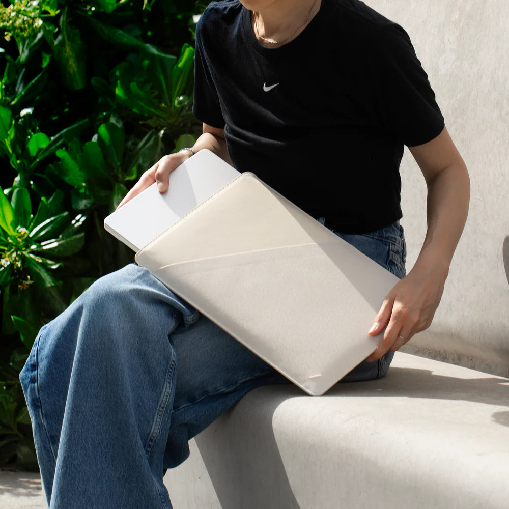 Stow Slim Sleeve For Macbook 13/14 Sandstone