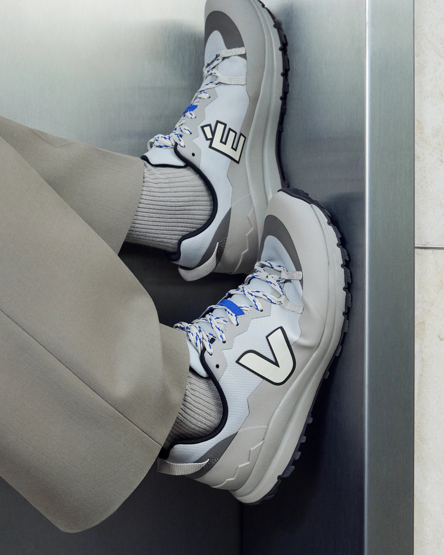 Veja x Etudes Trek-Shell Etude