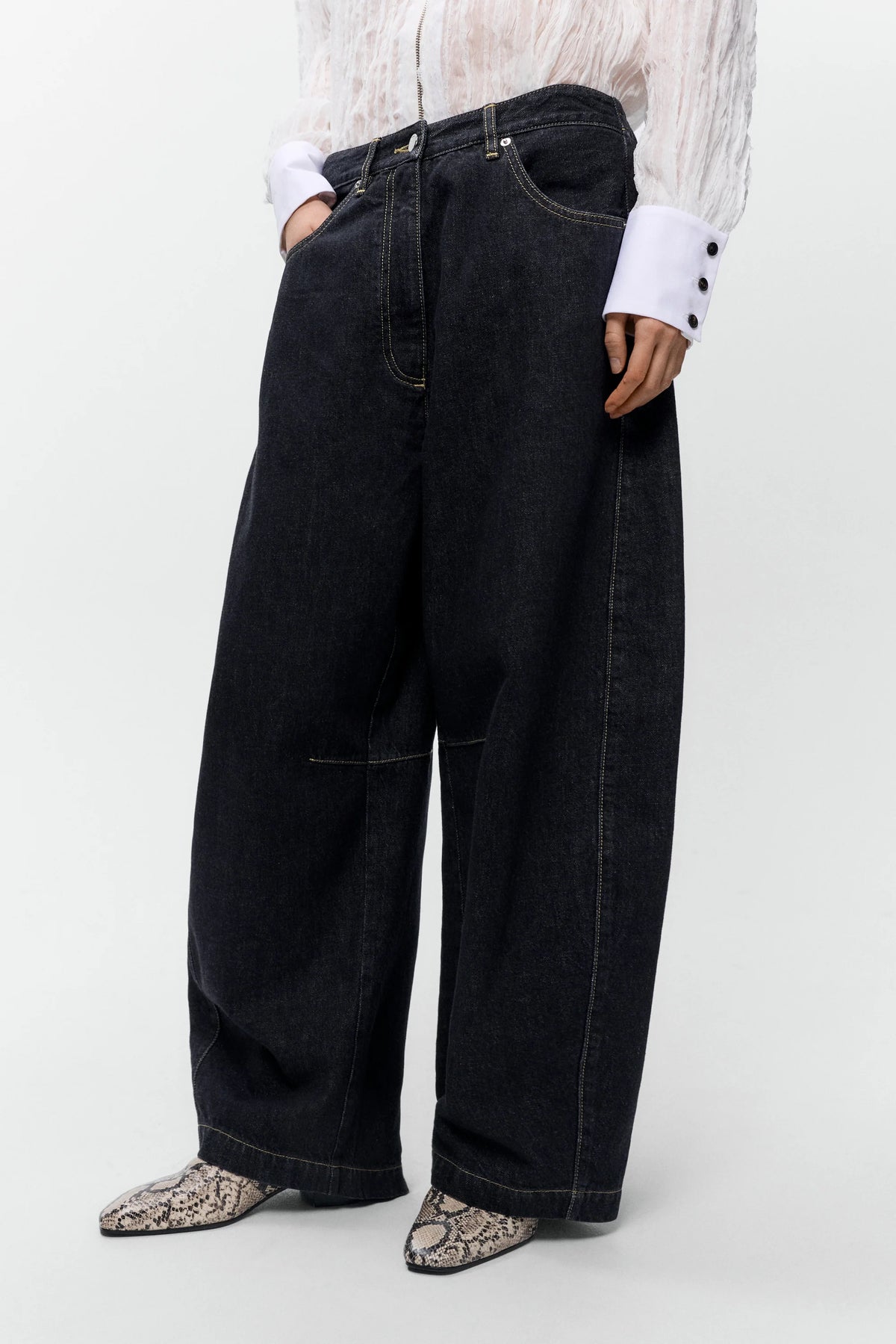 Curved Baggy Jeans