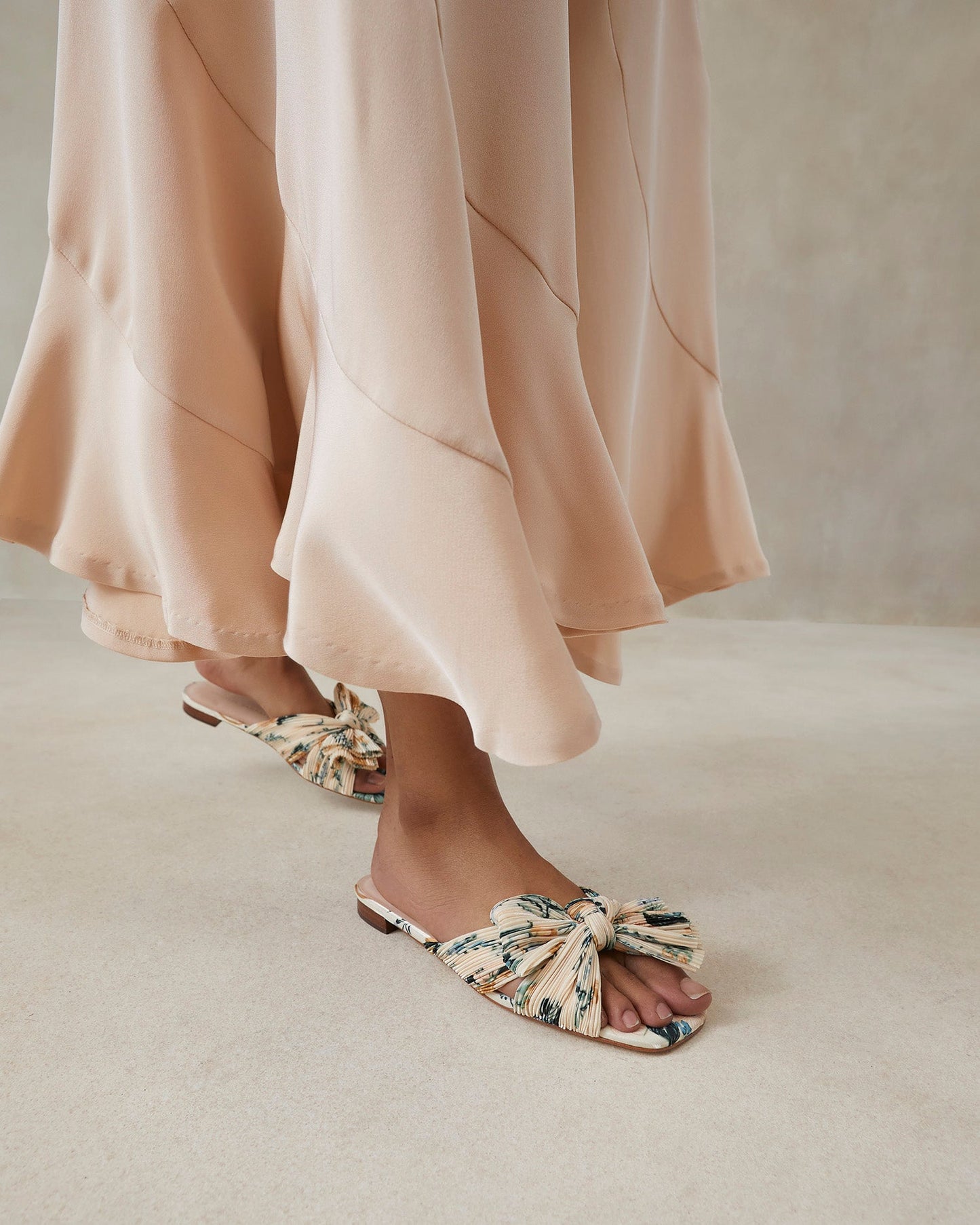 Daphne Pleated Knot Flat Sandal Nova Floral