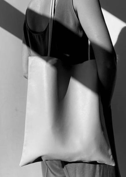 Earth Slim Lamb Sak Woven Shoulder Bag