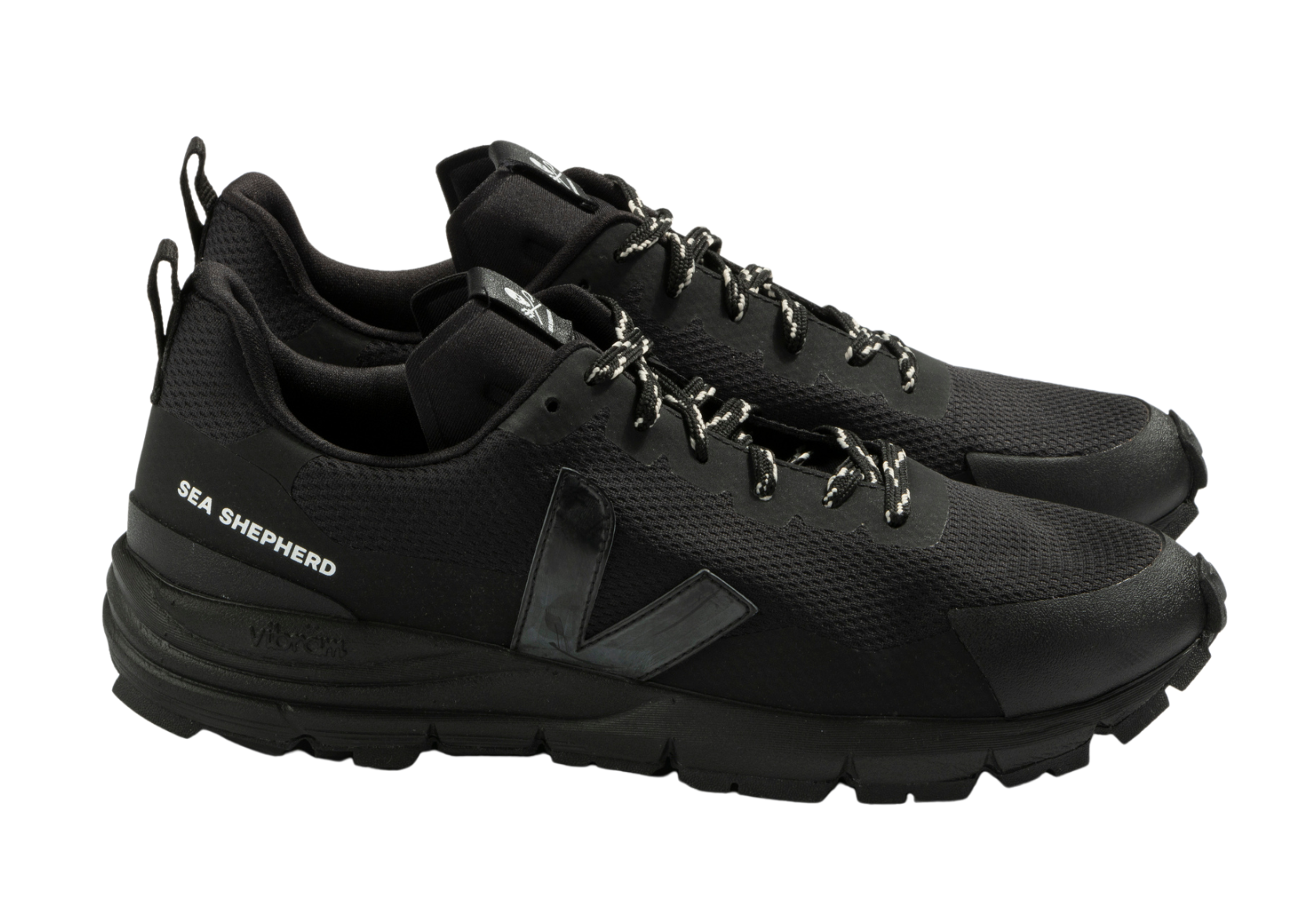 Veja Dekkan Alveomesh Sea-Shepherd Black (men) – kapok