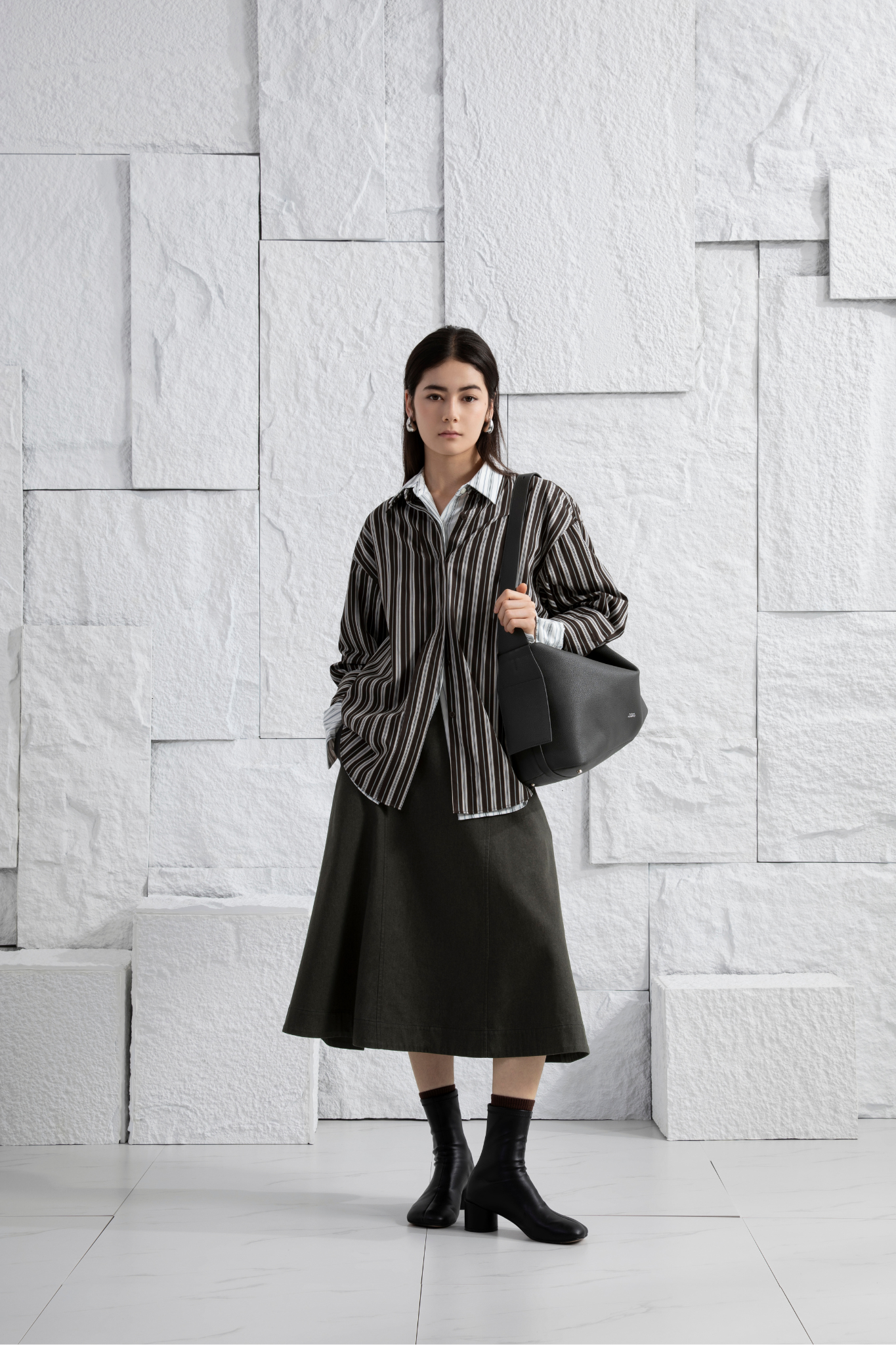 Oversized Petal Messenger