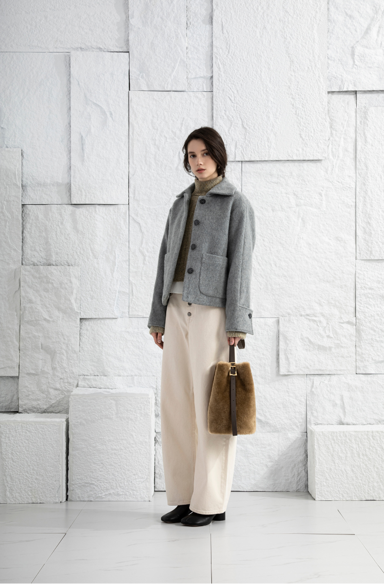 Medium Sheep Convertible Bucket