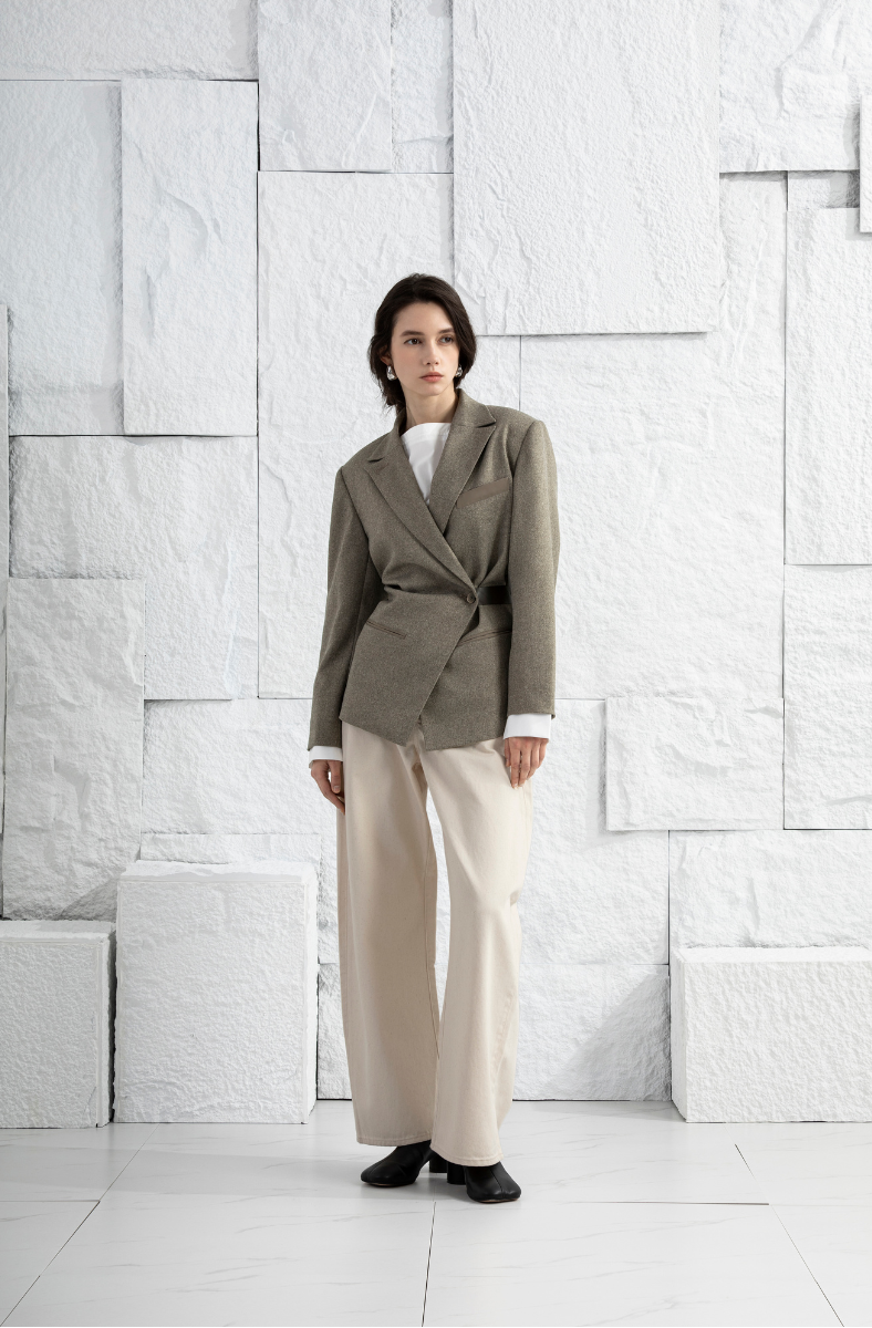 Overlap Belted Blazar