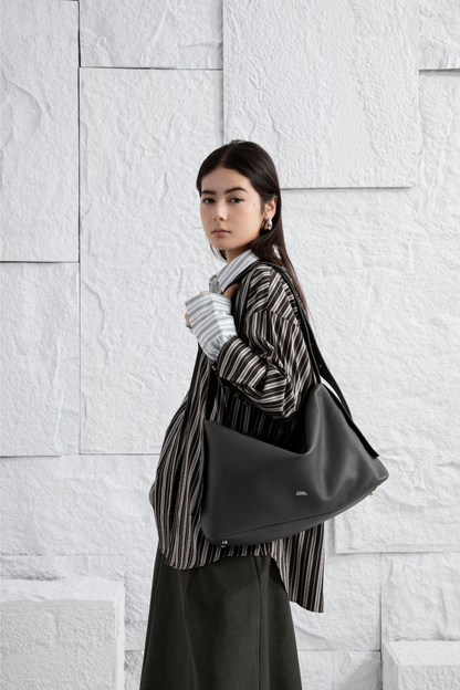 Oversized Petal Messenger