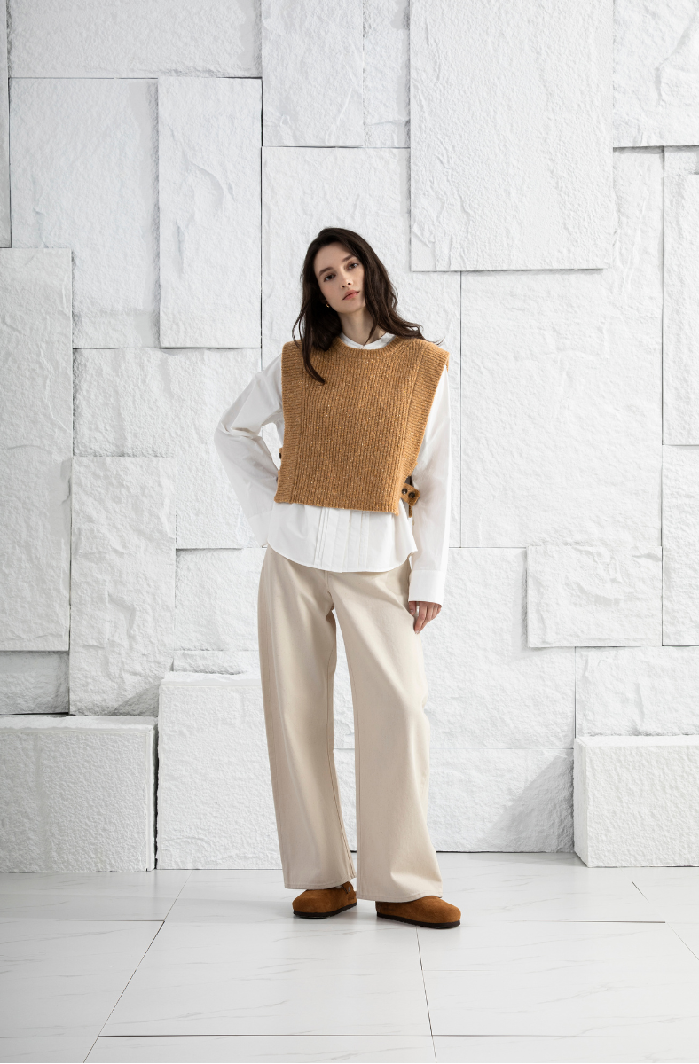 Cropped Boxy Sweater Vest