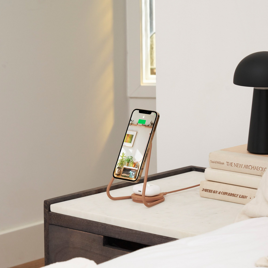 MAG:2 Magnetic Charging Stand Caramel