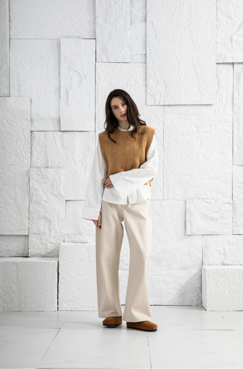 Cropped Boxy Sweater Vest