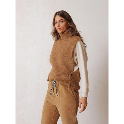 Chaleco Turtleneck Vest Camel