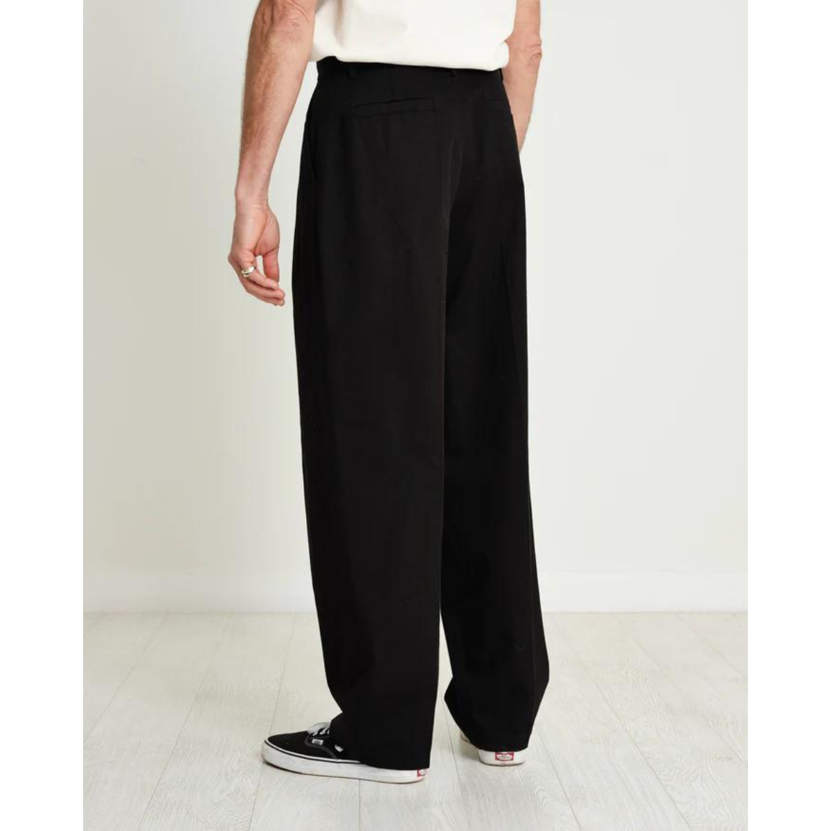Wax London | pants for men - Milo Trouser Cotton Twill Black | kapok