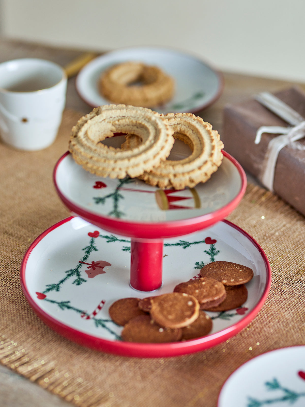 Yule Etagere