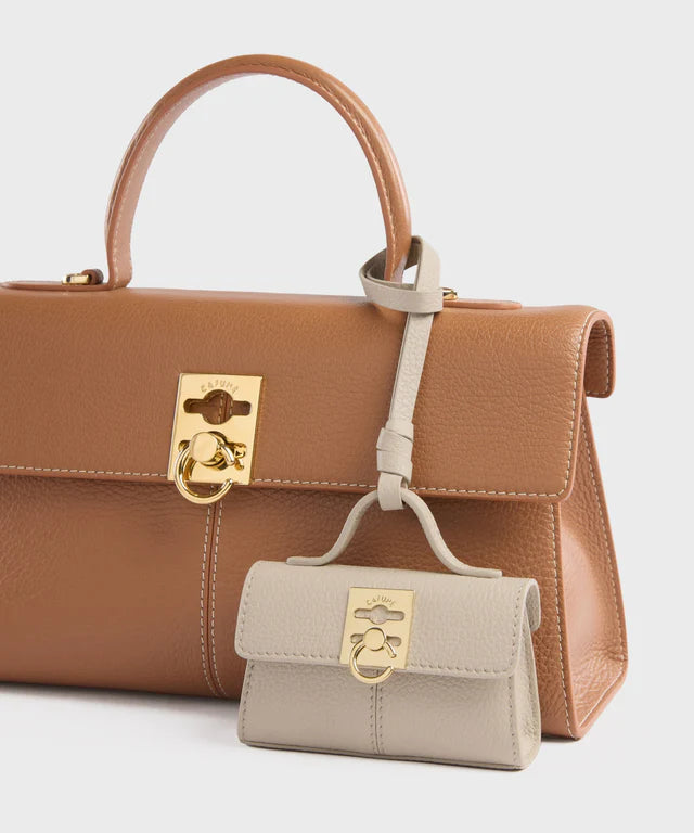 Micro Stance Charm Smoke