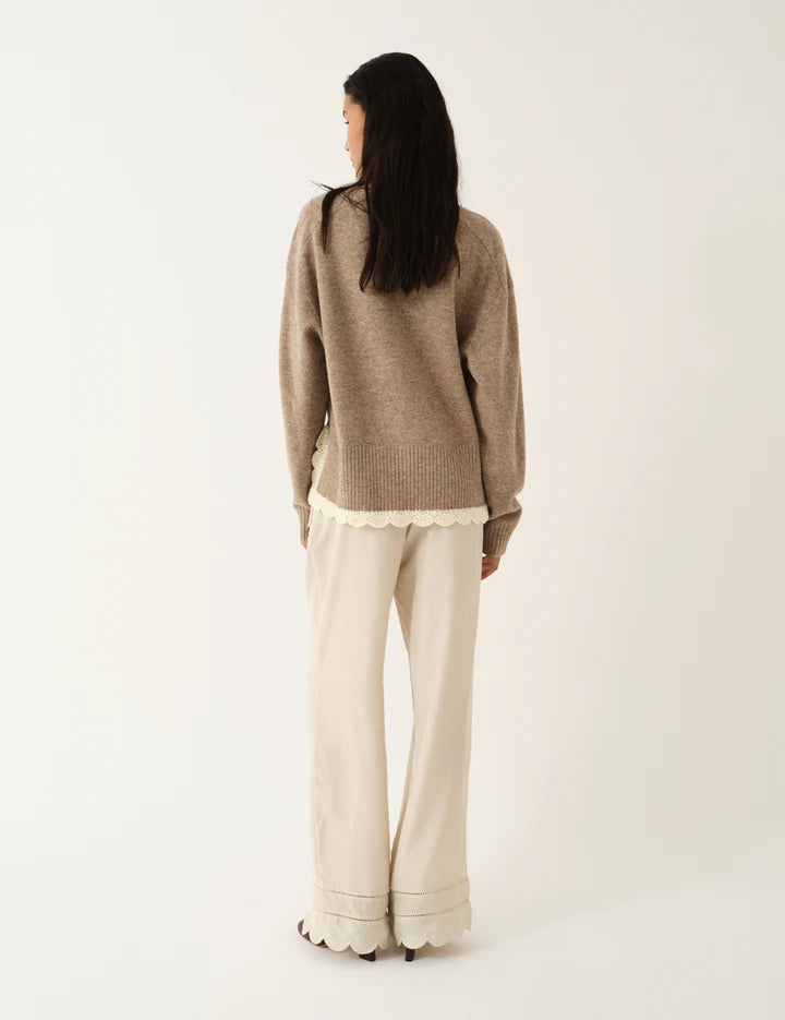 Como Crochet V-Neck