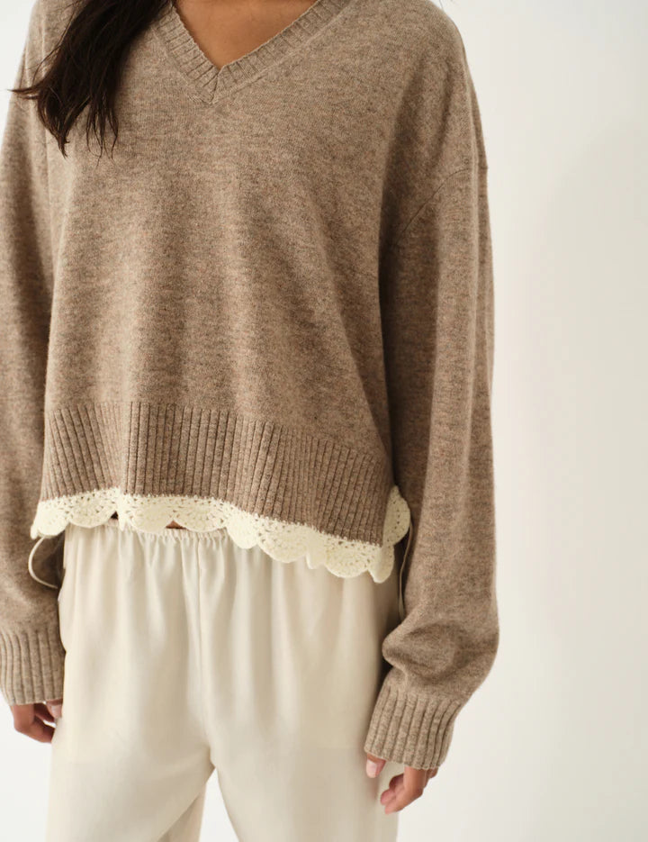 Como Crochet V-Neck