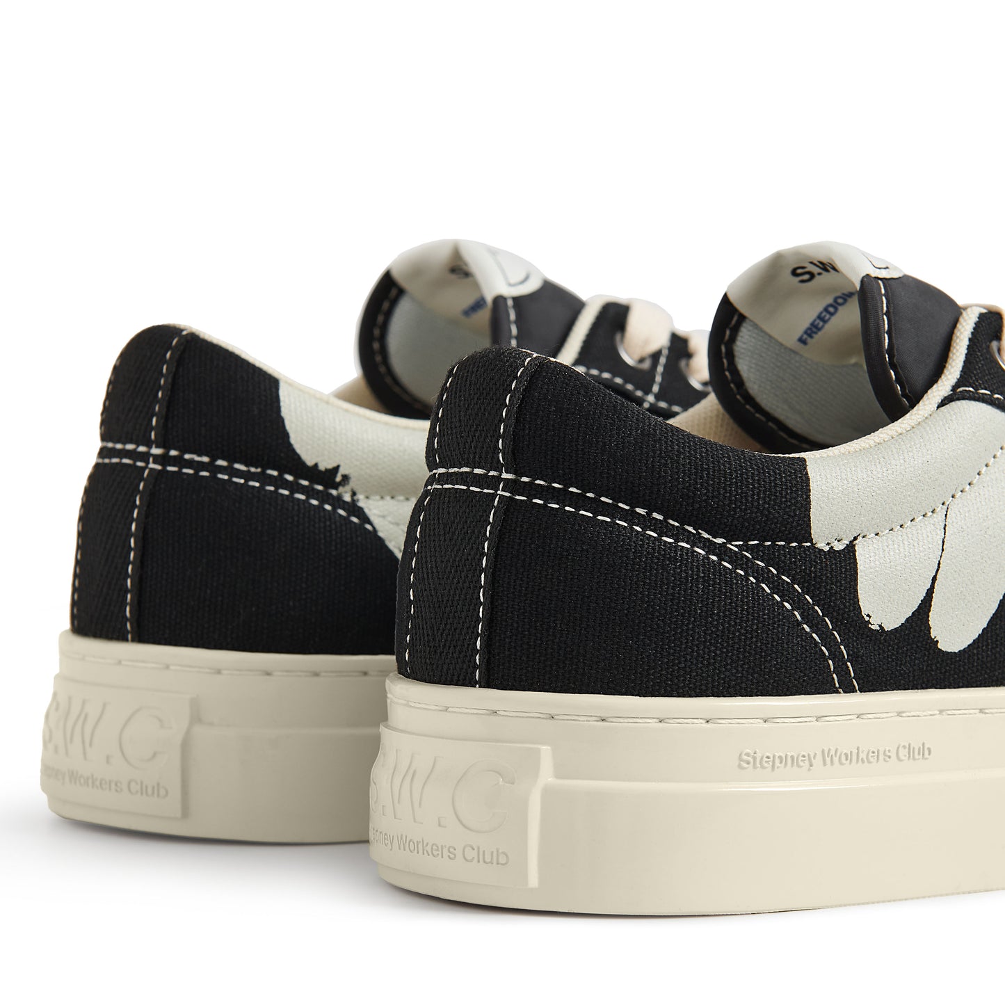 Dellow Cup Shroom Hands Suede Black-white (unisex)