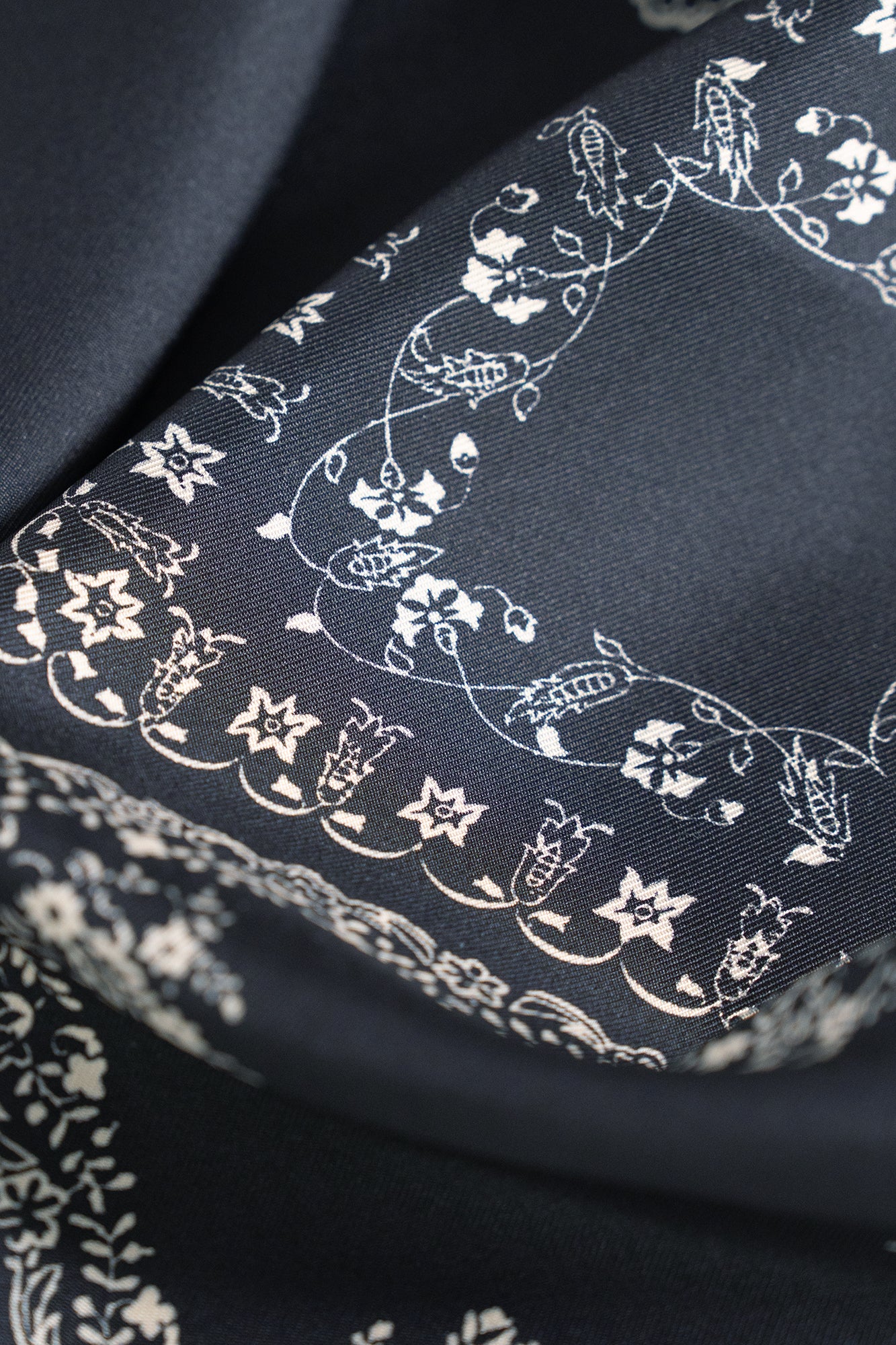 Vintage Lace Silk Scarf 68cm