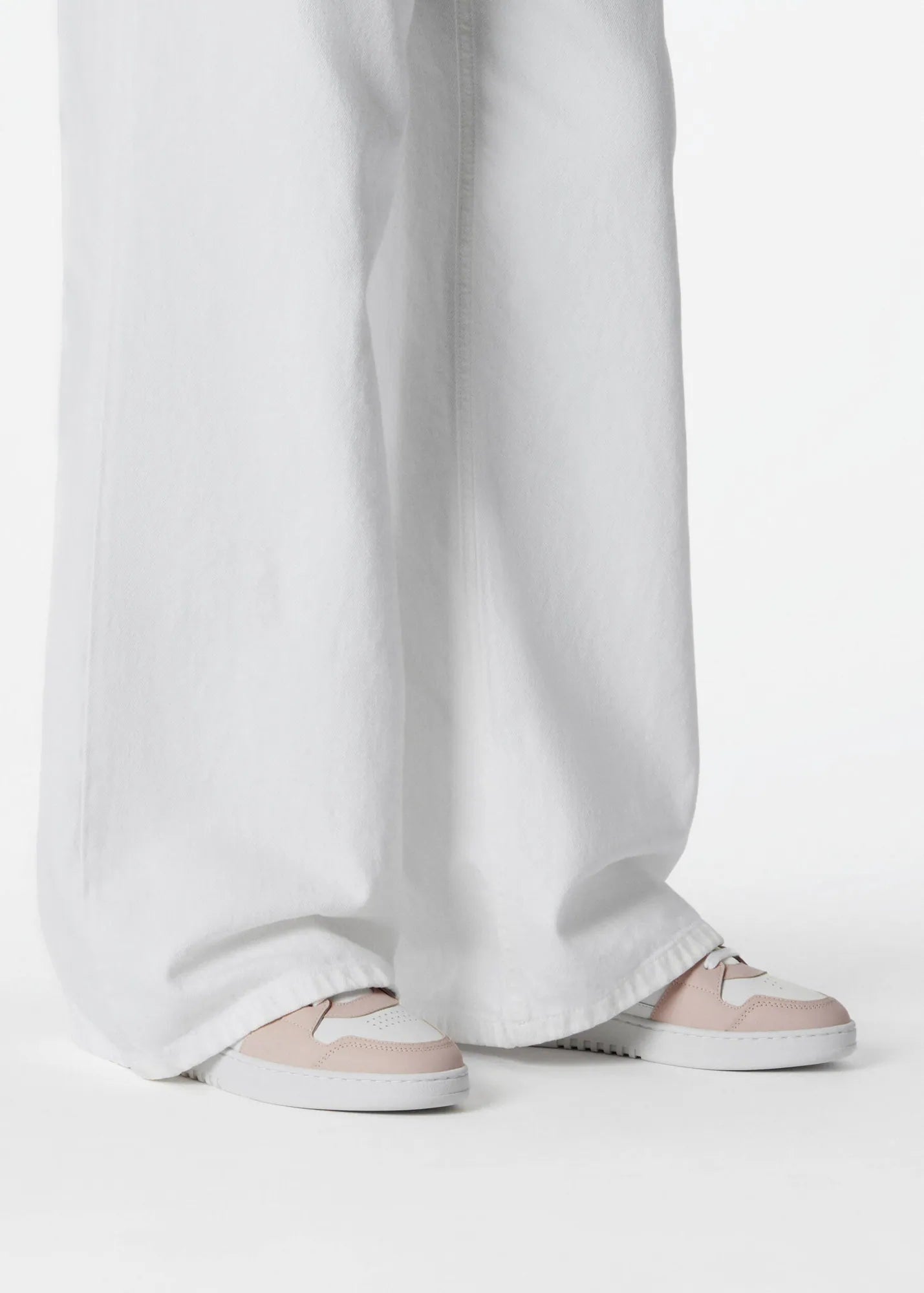 Dice Lo Bee Bird Sneaker (CO)