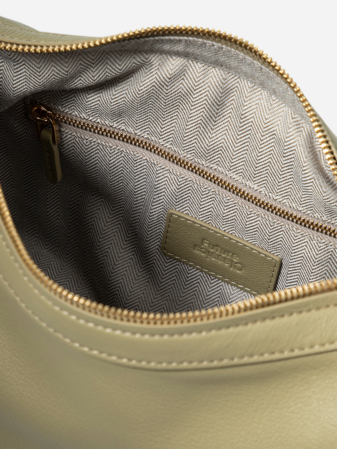 Medium Dumpling Crossbody