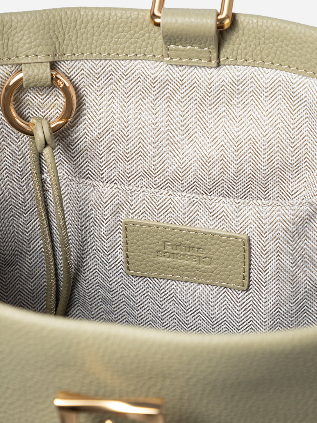 Medium Convertible Bucket