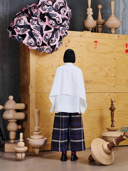Wind In Blouse