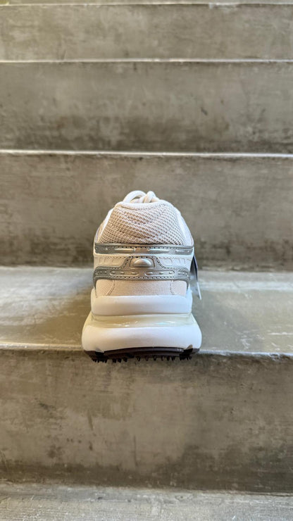L003 Neo Shot Sneakers
