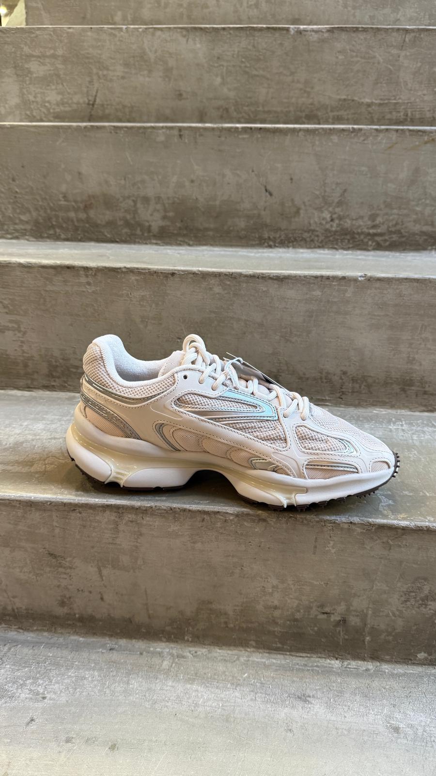 L003 Neo Shot Sneakers