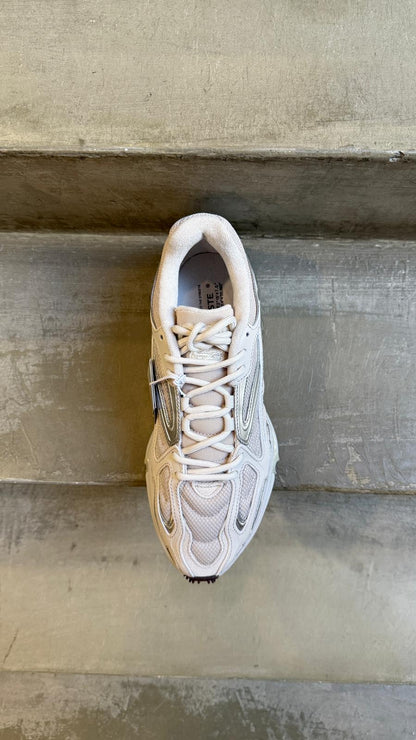 L003 Neo Shot Sneakers