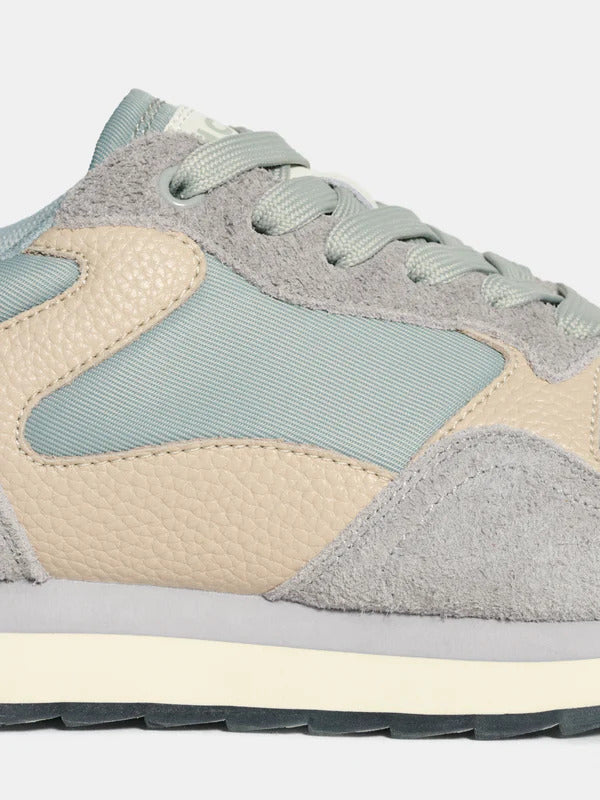 City Dusseldorf Woman