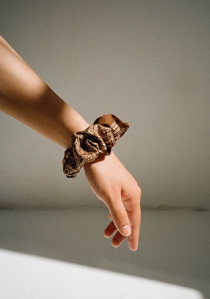 Minimal Bandana Silk Scrunchy