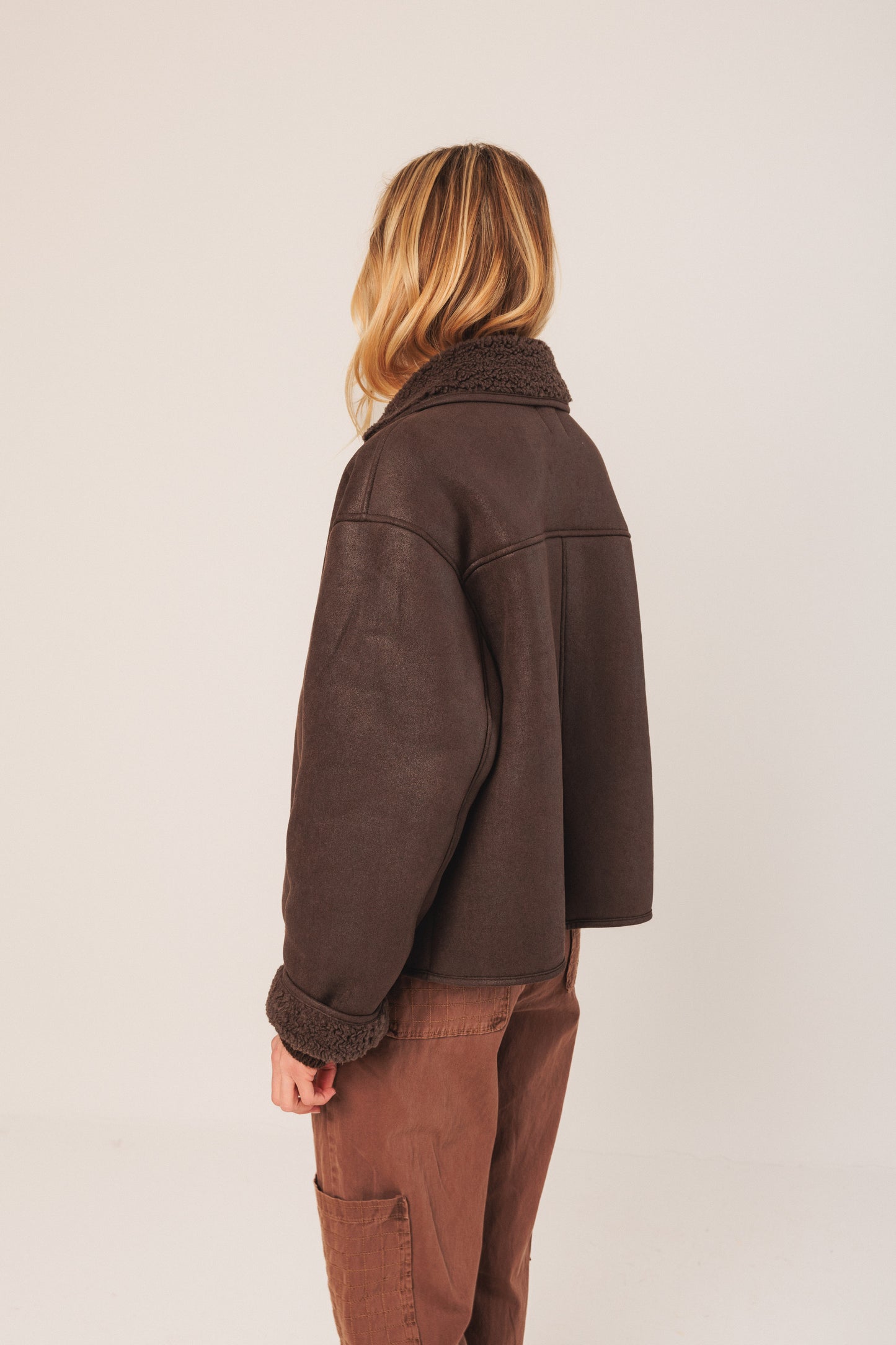 Coat with classic collar