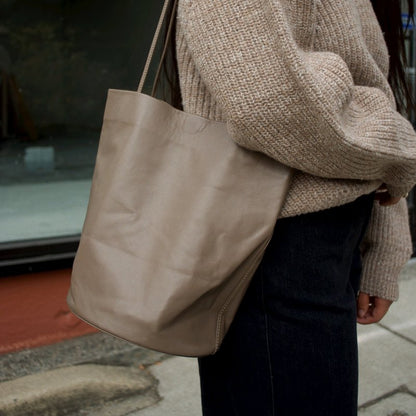 MW200 Slim Lamb Oval Bucket Earth