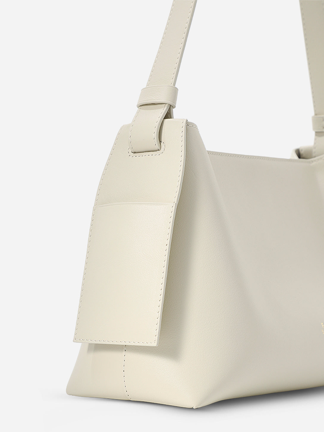 Medium Petal Shoulder