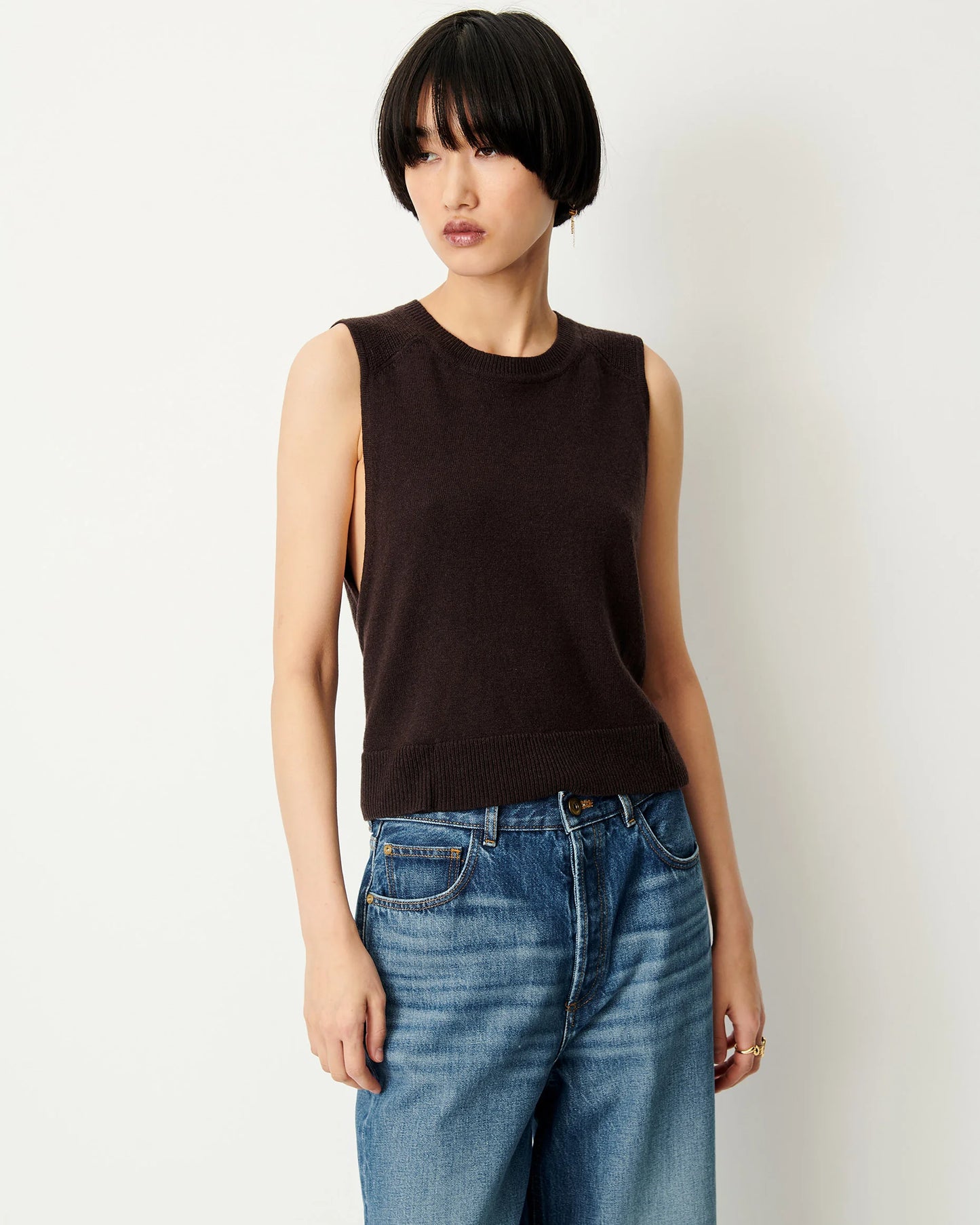 Ynoten Back Button Knit Top