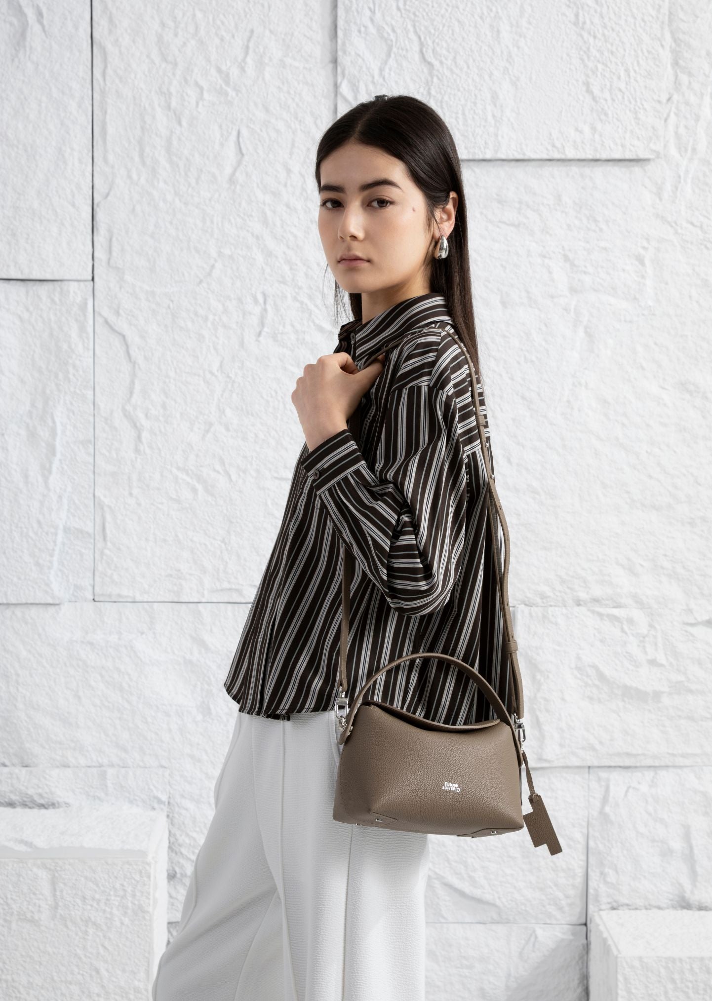 Small Cradle Shoulder