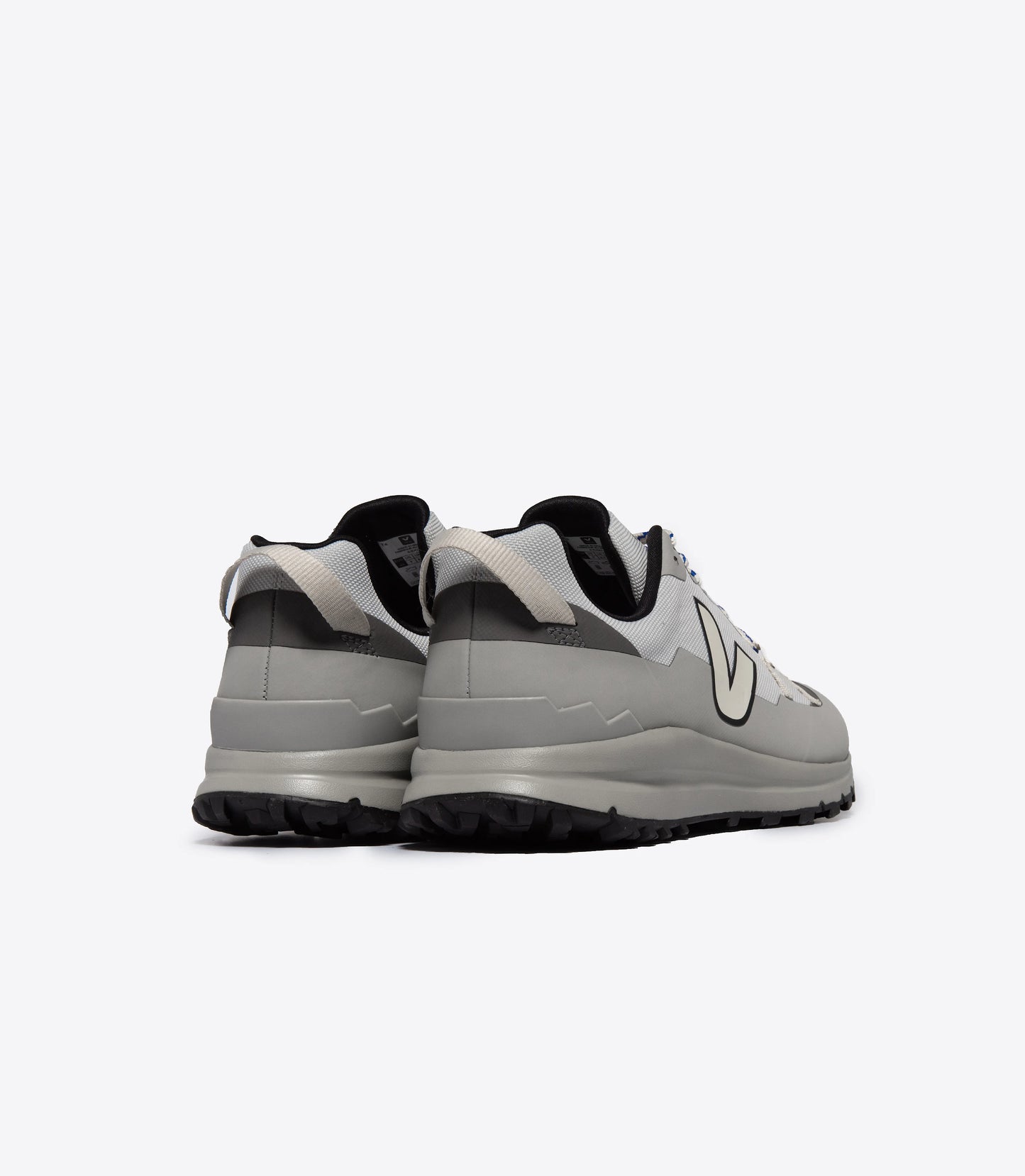 Veja x Etudes Trek-Shell Etude