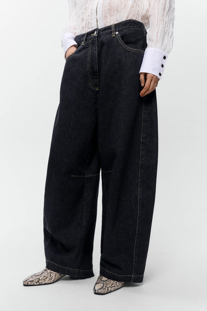 Curved Baggy Jeans