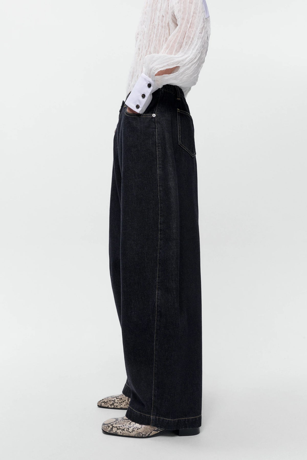 Curved Baggy Jeans