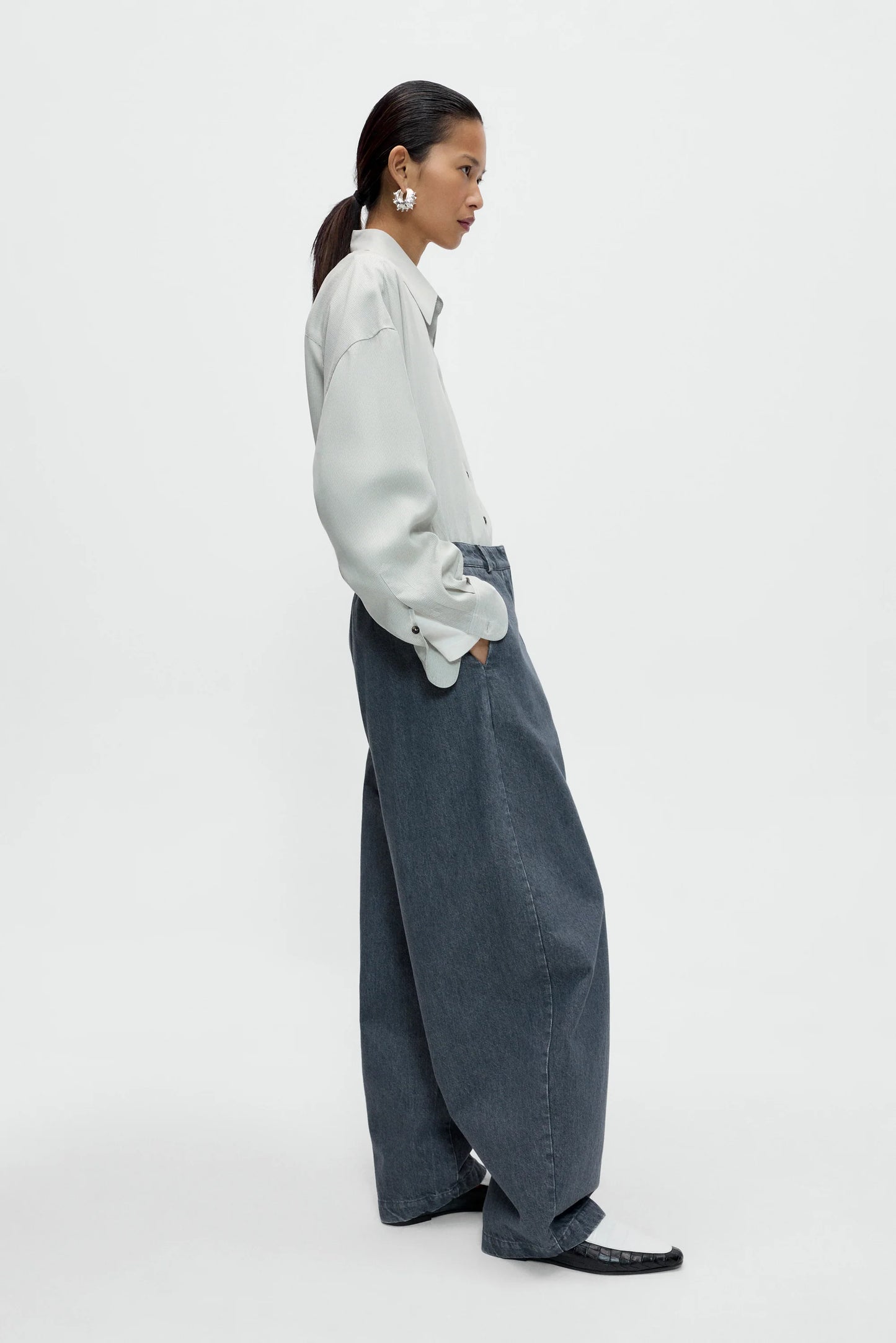 Washed Denim Curved Pants