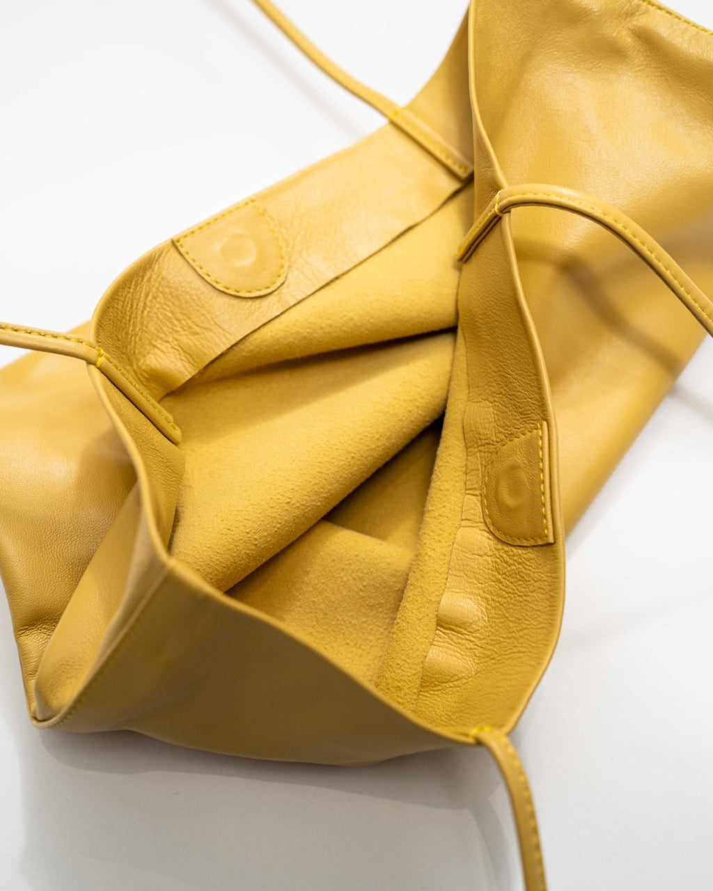 Narrow Oval Relaxed Tote_Banana