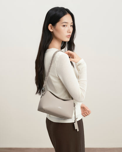 Small Cradle Pebble Shoulder