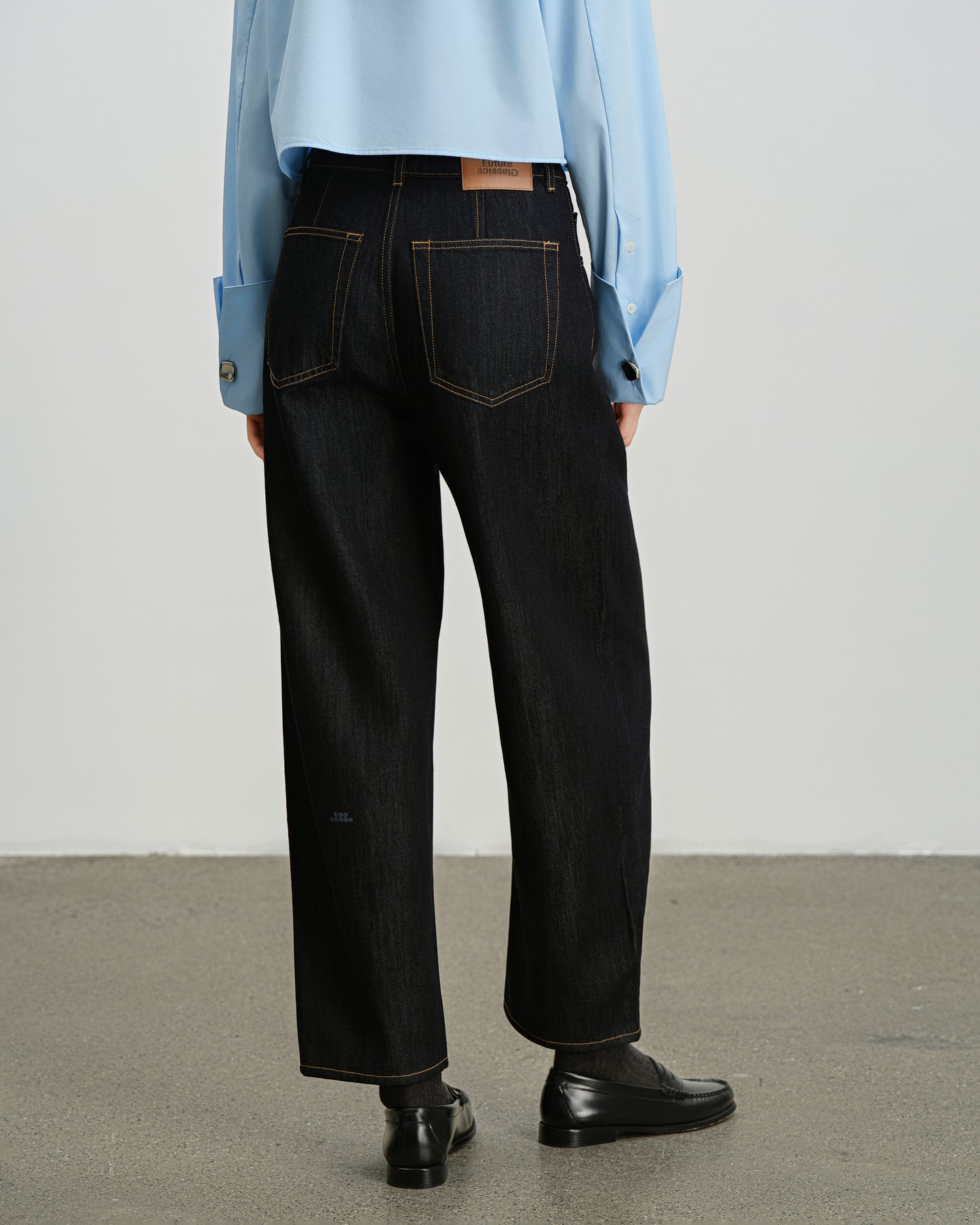 Structured Barrel Jeans