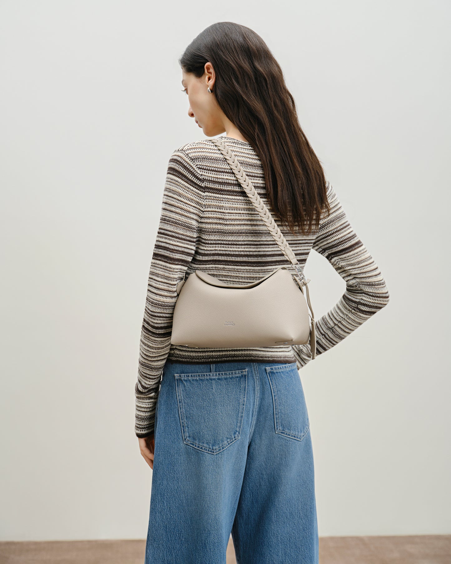 Medium Cradle Pebble Shoulder