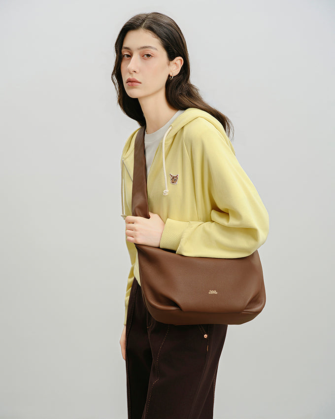 Medium Spread Goat Crossbody
