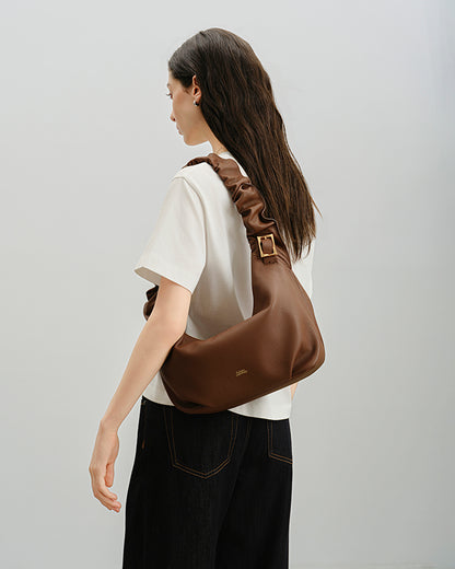 Medium Spread Goat Crossbody