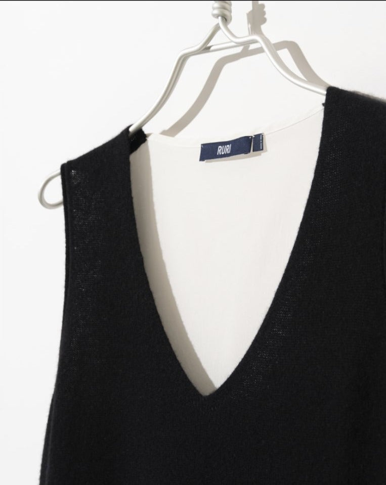 Ch-loe Sweater Cashmere Vest Black/Egg Shell