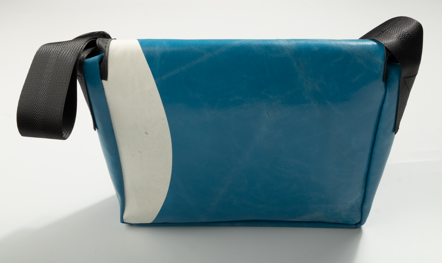 F11 LASSIE Messenger Bag S (Blue Printed)